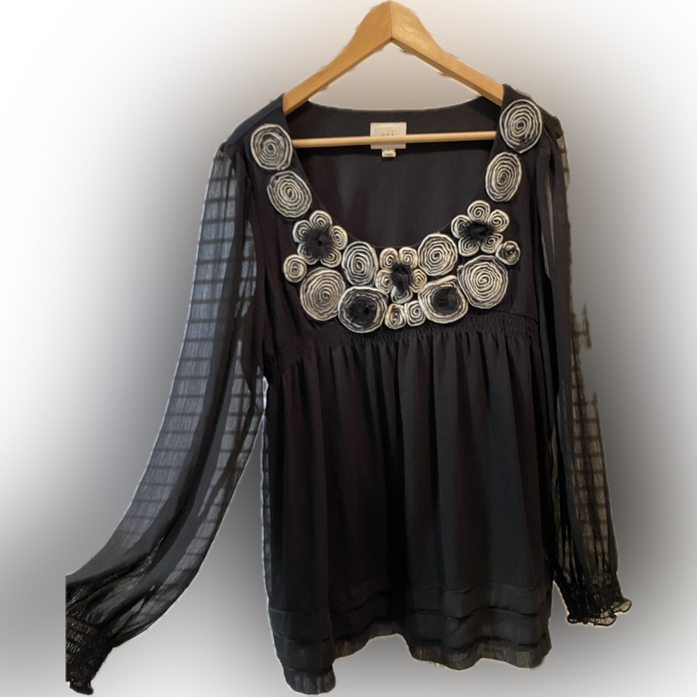 ECI New York Rosette Blouse - XL - EUC